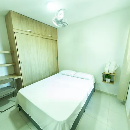 Acogedor Piso 5