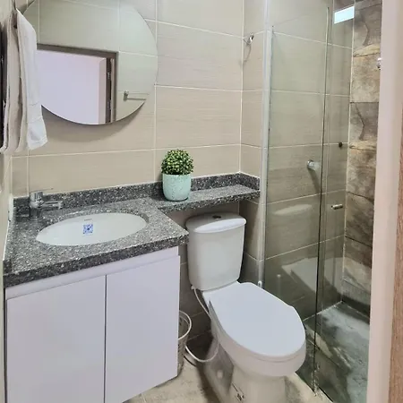 Acogedor Piso 5